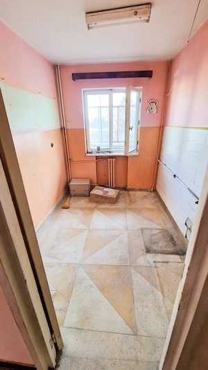 2 camere decomandat CENTRAL   etaj 3, balcon mare + boxă - imagine 5