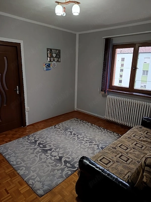 Proprietar Vand apartament 2 camere - imagine 8