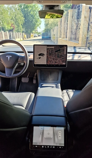 Tesla model 3  - imagine 3