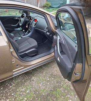 Vând Opel Astra J benzina turbo  - imagine 6