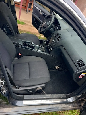 Mercedes Benz C180 , an fabricatie 2010 - imagine 8