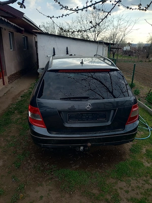 Mercedes Benz C180 , an fabricatie 2010 - imagine 9