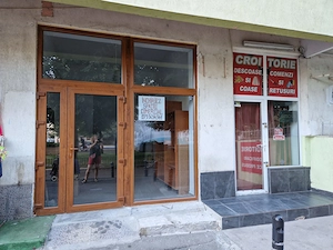 PROPRIETAR Inchiriez spatiu comercial 