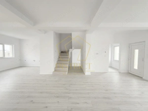 Duplex cu 4 camere despărțit prin camera tehnica | Mosnita Noua