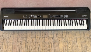 pian digital Roland FP-7
