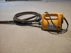 Vibrator beton 