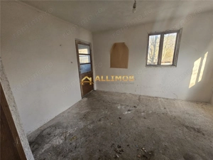 Teren 1000 mp si casa renovabila in Valcanesti . - imagine 12