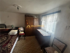 Casa batraneasca si teren 758 mp in Negoiesti. - imagine 9