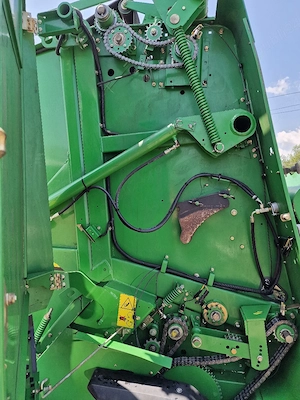 Balotiera John Deere 582 Maxi Cut - imagine 4