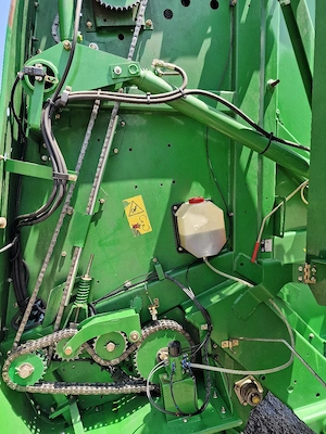 Balotiera John Deere 582 Maxi Cut - imagine 5