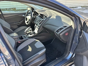 Ford Focus Titanium model Fecelift unic propietar  - imagine 5