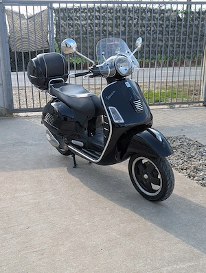 Vespa 300 gts inscrisa - imagine 4