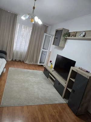 Apartamete 3 camere, decomandat, 2 bai. Zona Panselelor.