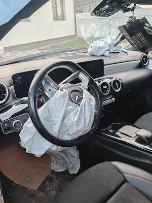 Mercedes CLA AMG avariat  - imagine 2