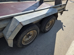 Vând remorcă 3,5 tone pentru utilaje , perfectă stare de funcționare  - imagine 5