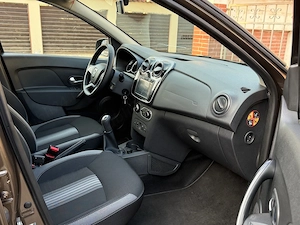 Dacia Sandero Black&White 0.9 TCe+ GPL 90cp - imagine 10