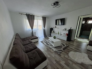 Vand Apartament 60mp etaju 3 - imagine 3