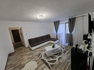 Vand Apartament 60mp etaju 3 - imagine 4