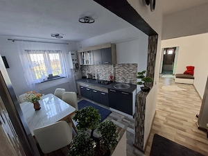 Vand Apartament 60mp etaju 3 - imagine 2