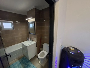 Vand Apartament 60mp etaju 3 - imagine 7