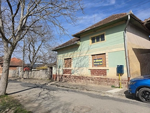 Vand casa Com Pietroasa-Bihor, sosea , central ter 2500 mp, dublu front, utilit.,gaz - imagine 4