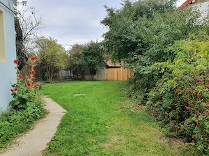 Inchiriez casa + curte in Ghimbav  Brasov, casa de inchiriat central
