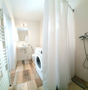 Inchiriez casa + curte in Ghimbav  Brasov, casa de inchiriat central - imagine 4