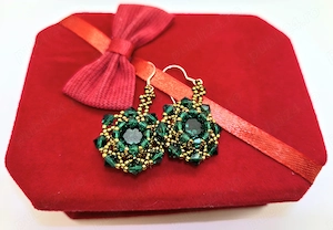 Cercei handmade verzi cu cristale Preciosa, Swarovski eleganți, unicat