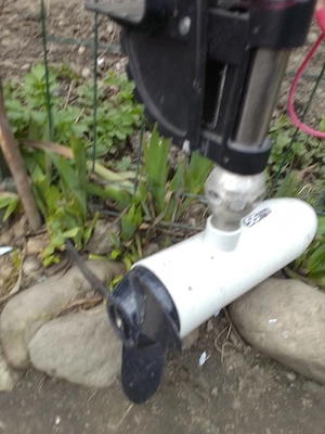 vând motor electric de barcă