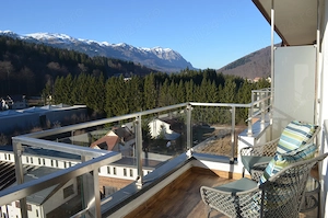 Apartament cazare SINAIA. Lux. 4 persoane max * Priveliste, balcon, bucatarie, wifi - imagine 2