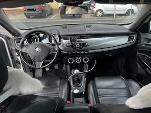 Alfa Romeo Giulietta - imagine 9