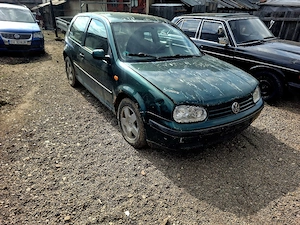 Golf 4 1.6 Sr benzina Dezmembrez  - imagine 5