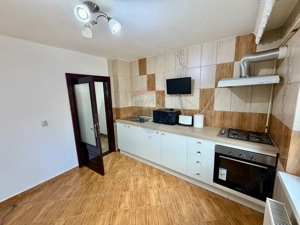 Apartament 3 camere etaj 1 - imagine 5