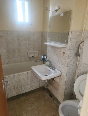 Inchiriere Apartament 4 Camere Semidecomandat Aparatorii Patriei-Moldovita - imagine 10