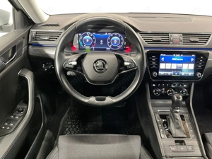 Skoda Superb - imagine 6