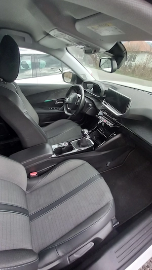 Peugeot 2008 1.2i Allure Pack - Gasolina - Manual - 131 hp - imagine 9