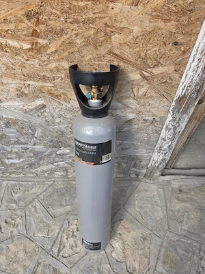 Butelie gaz cilindru 8L CO2 sudura , bere ! Este plina cu CO2