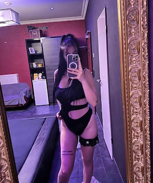 Bruneta ,23ani-Calea Victoriei - imagine 3