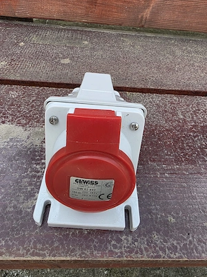 Priza fixa trifazata 400v 16A