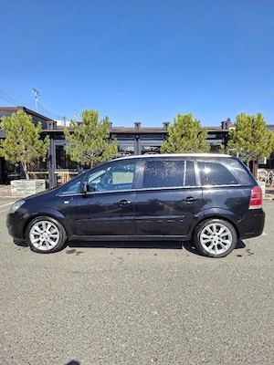 Opel Zafira B-7 locuru