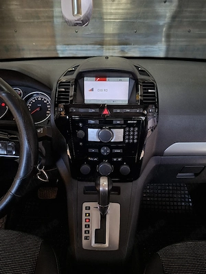 Opel Zafira B-7 locuru - imagine 4