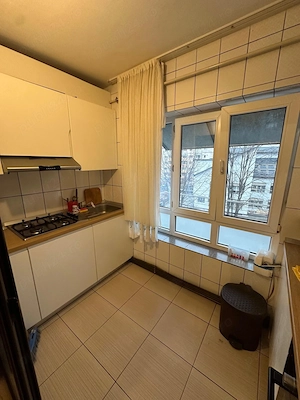 Apartament cu balcon  2 camere  Zona Centrala   - imagine 4