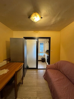 Apartament cu balcon  2 camere  Zona Centrala   - imagine 3