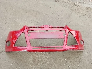 bara fata Ford focus 