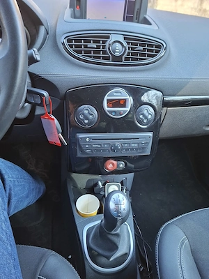 Renault clio - imagine 5