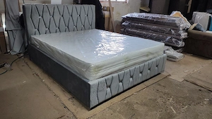 vând paturi tapitate cu saltea inclusă in pret 
