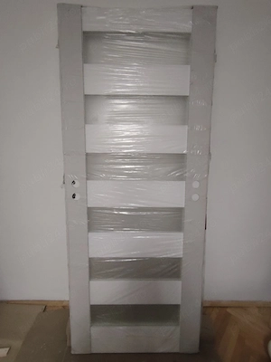 Vând doua uși de apartament 