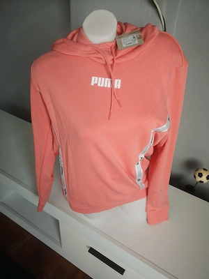 Hanorac cu gluga, culoare corai, articol nou, foarte frumoasa si comfortabila 