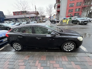 Volvo V40 1,6 Diesel - imagine 2