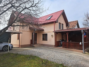 Casă de vânzare !!!